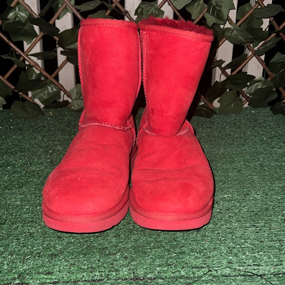 Worn a few times, still in good conditions